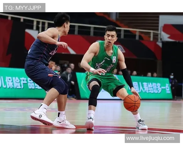 新疆与广东季后赛第三场激战即将上演谁能笑到最后引发关注